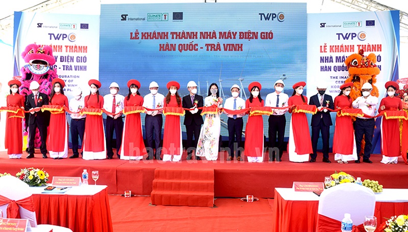 Inauguration d’une centrale éolienne de plus de 124 millions de dollars à Tra Vinh